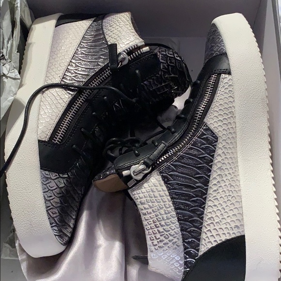 Don’t wear them any more - Picture 2 of 6